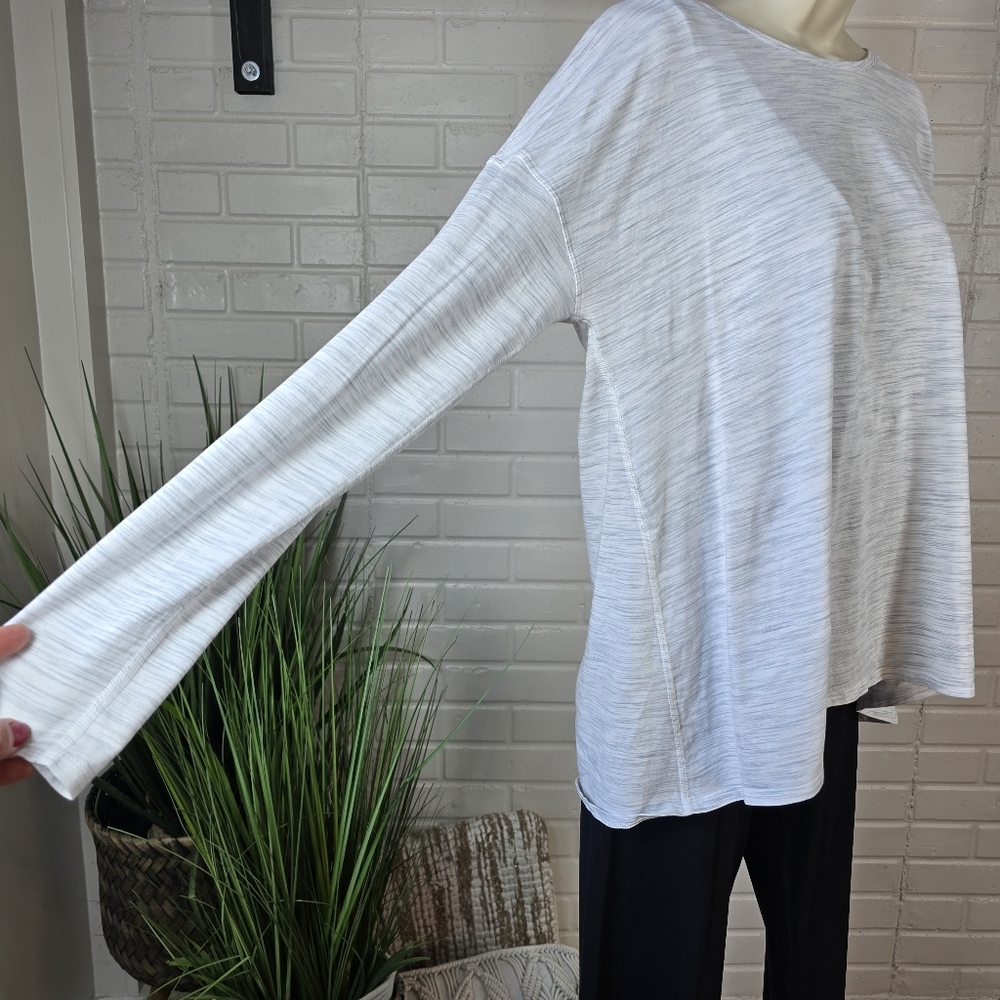 Lululemon Heathered Gray Long Sleeve Athletic Top Size 8 - Picture 4 of 7